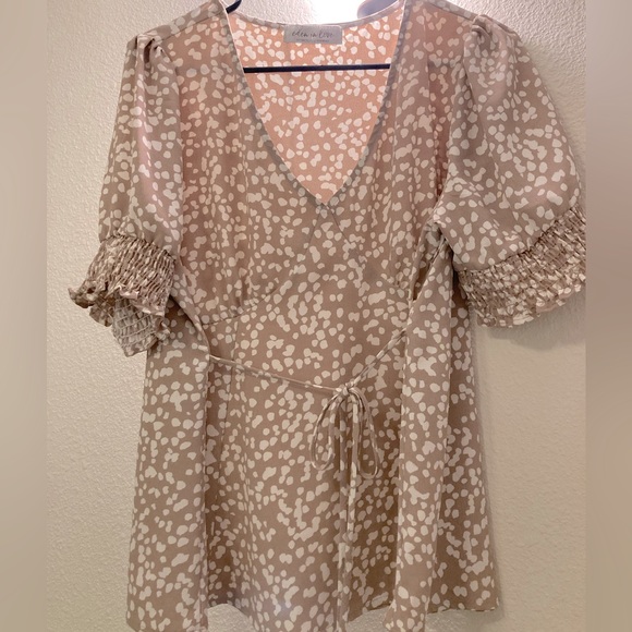 Eden in Love Tops - Eden in Love Honolulu Hawaii V-neck Sweetheart Short Sleeve Top Blouse L